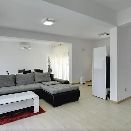 Villa Ella