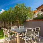 Villa Ella